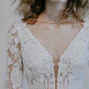 Elegant White Lace Dress